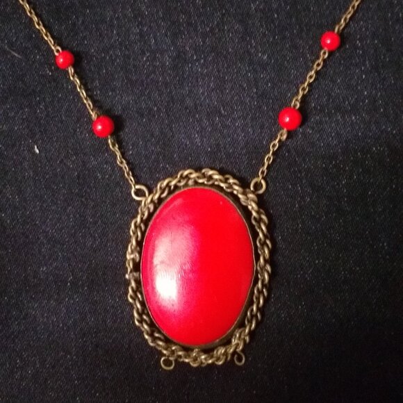 Red Pendant With Gold Weaved Trim and Chain! - Picture 1 of 5